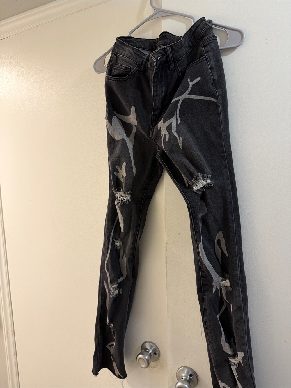 Black Distressed Skinny Jeans with Gray Paint-Style Detail